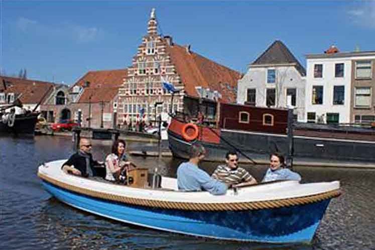 Leiden canal tour